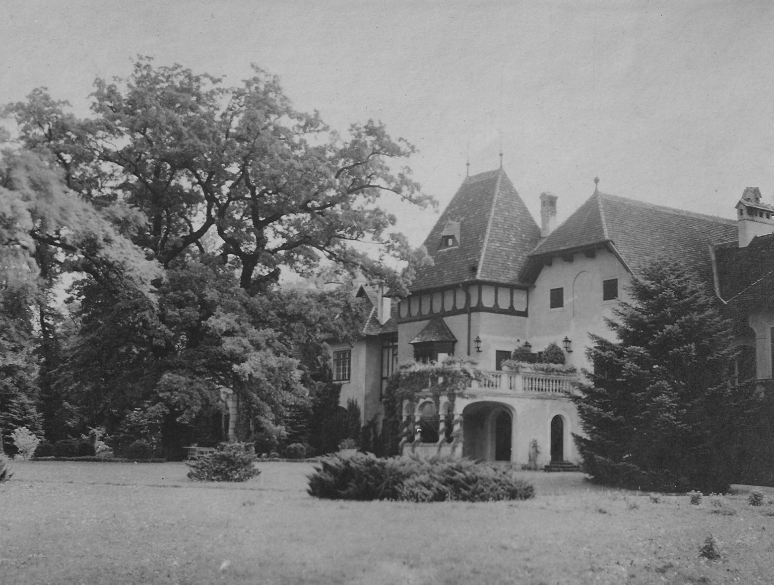 Schloss Schönau & Tempel der Nacht Schloss Schönau